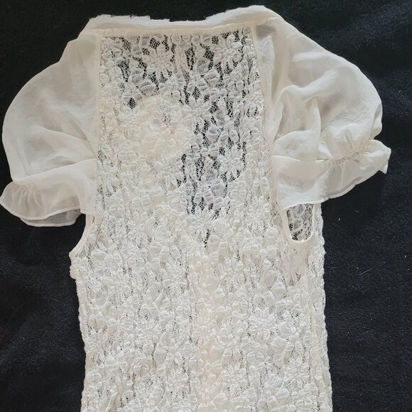 ✨NWT✨ BCBG Lace V-Neck Shortsleeve Blouse - Picture 2 of 7